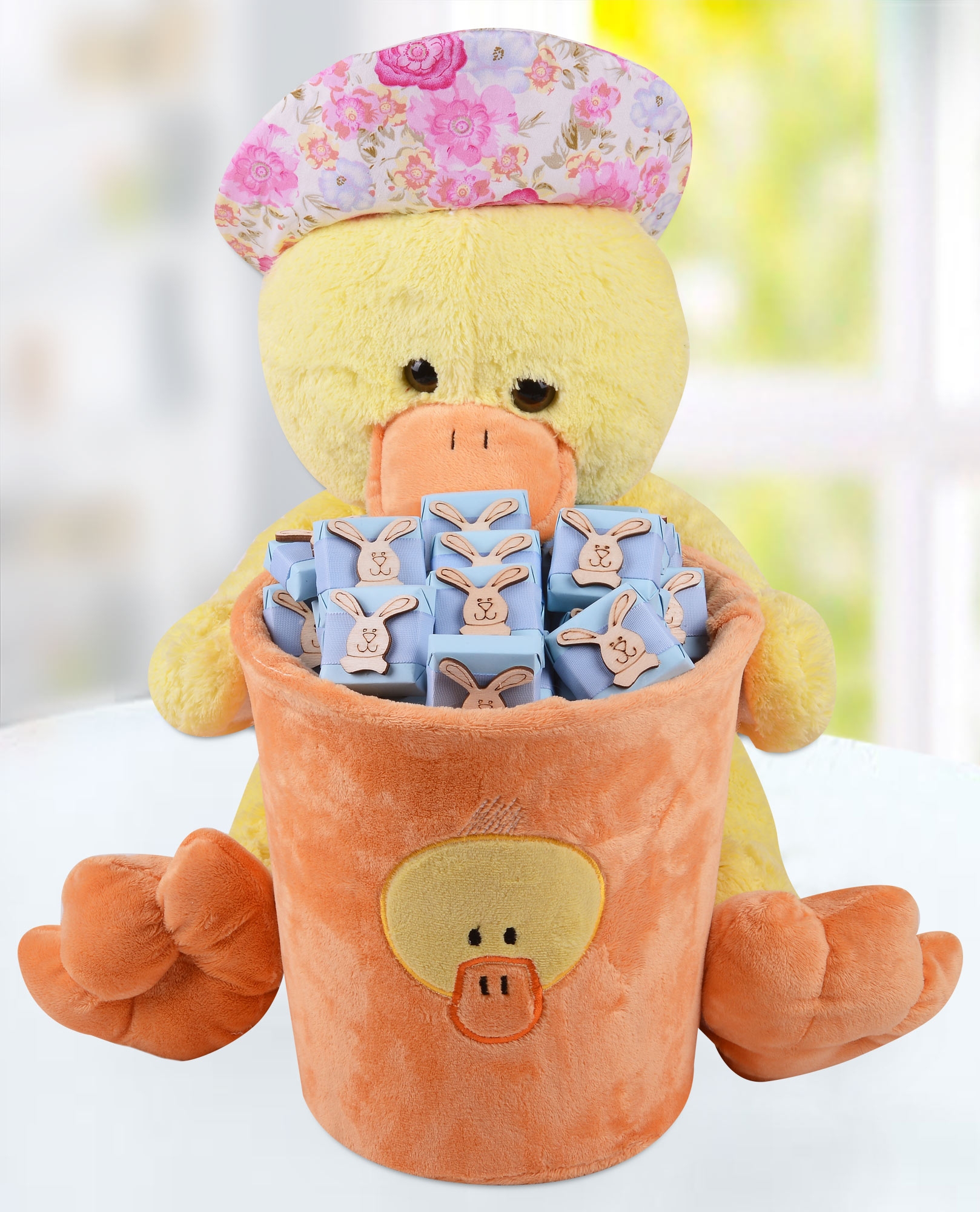 Ahşap Tavşan Figürlü Bebek Çikolata Sepeti