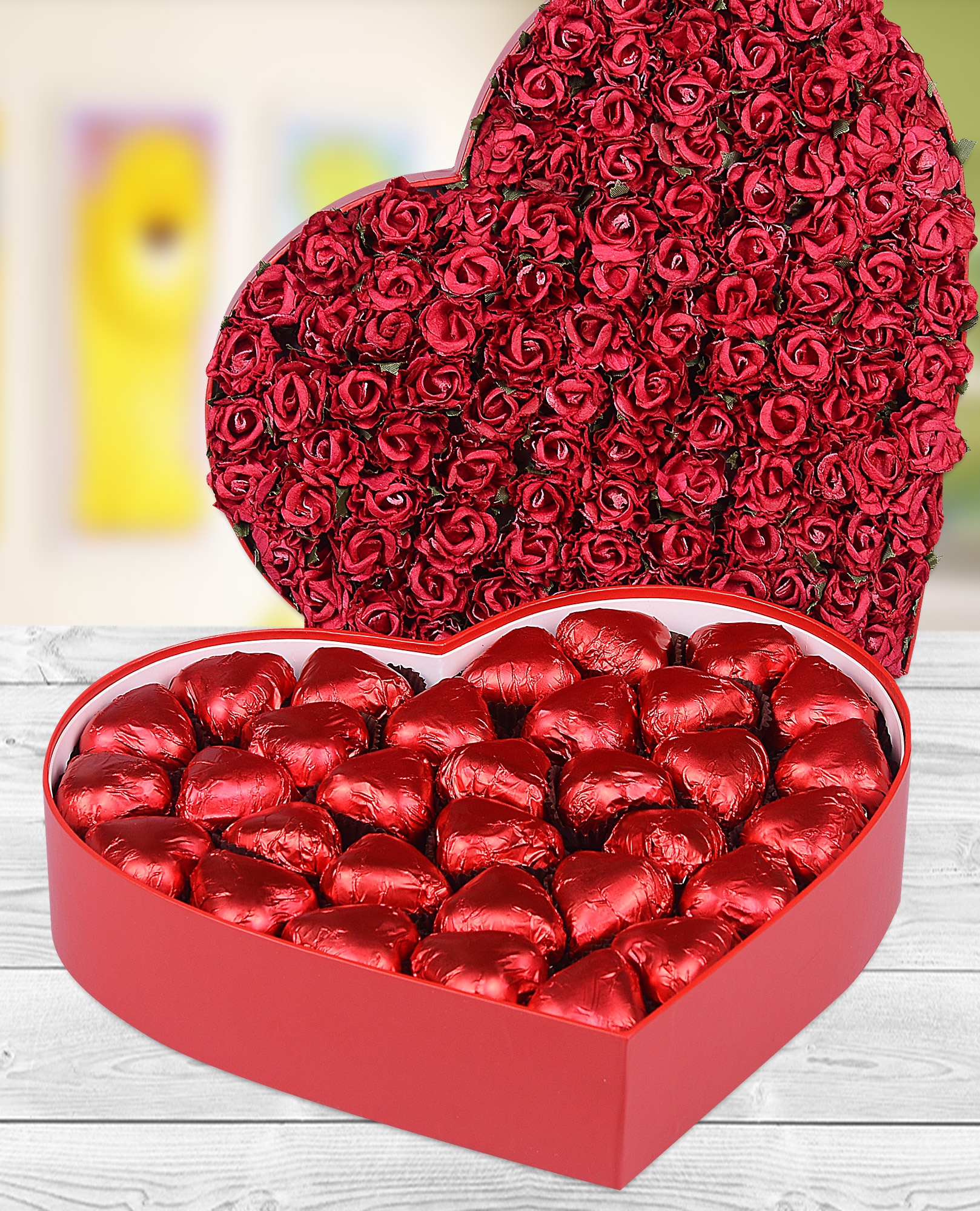 Kırmızı Gül Kapaklı Kalpli Çikolata Kutusu  1