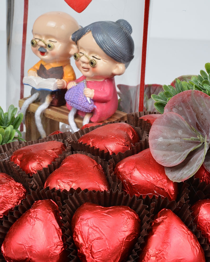 Şirin Aşık Sevgiliye Çikolata Sepeti  3