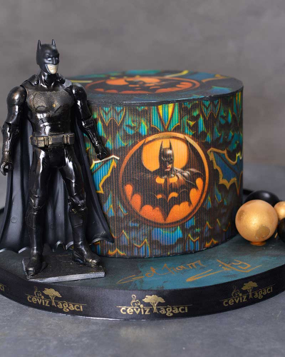 Batman Figürlü Doğum Günü Pastası