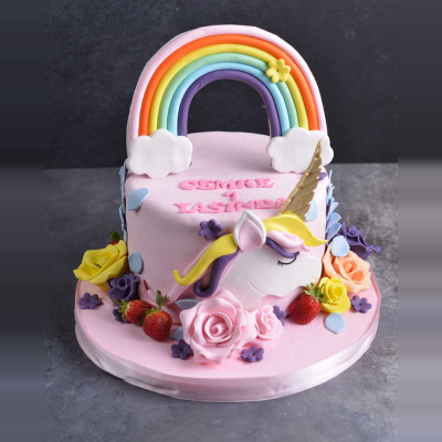 Gökkuşağı Unicorn Doğum Günü Pastası